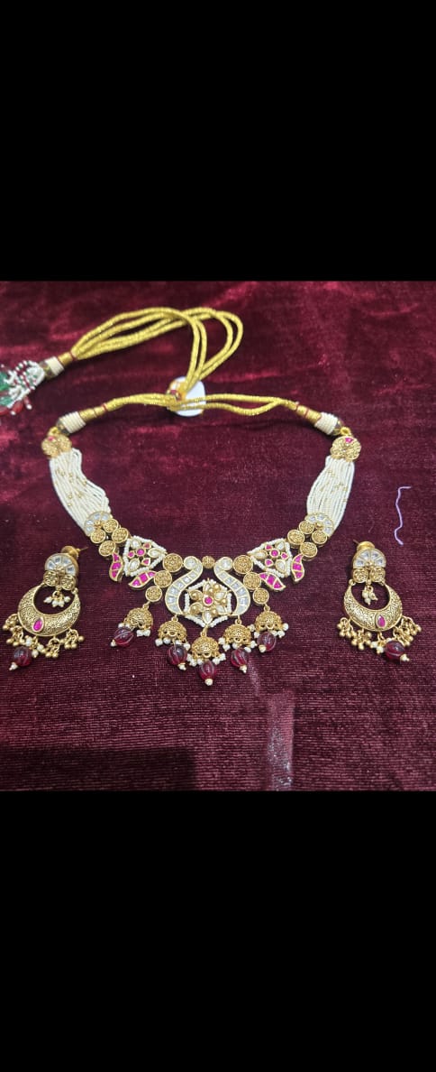 Traditional Temple Kundan Choker Necklace Set (Maroon)