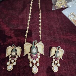 Swan Designer Pendant Set