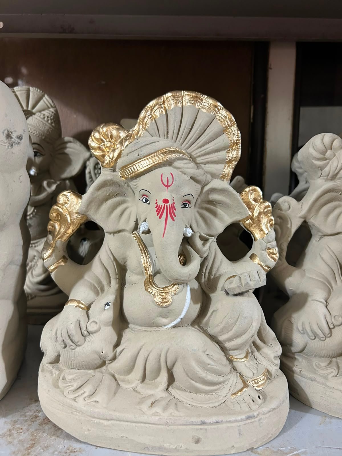 Rajwadi Pagdi Ganesh Murti